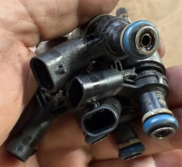 AUDI A4 B8 EXEO A5 1.8 TFSI Iniettore 06H906036F image 7