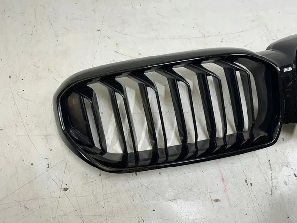 BMW M5 F90 Competition Grille 511318517811 image 2