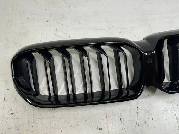 BMW M5 F90 Competition Grille 511318517811 image 3