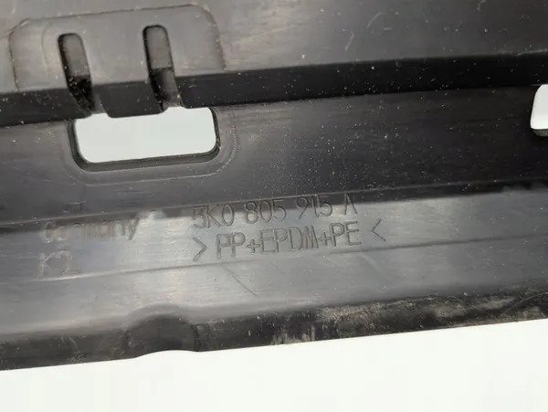 Volkswagen PASSAT B5 Bakre Stötfångar Nedre Trim 5K0805915A image 6