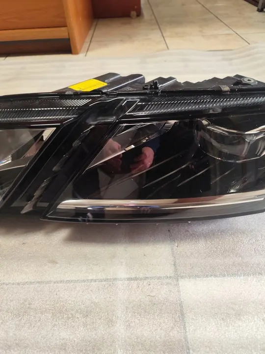 Farol esquerdo Skoda Octavia III Lift 2017-2020 OEM 5E1941015F image 3