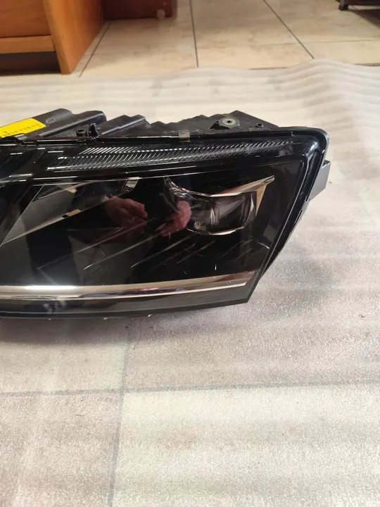 Farol esquerdo Skoda Octavia III Lift 2017-2020 OEM 5E1941015F image 4