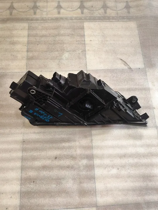 Farol esquerdo Skoda Octavia III Lift 2017-2020 OEM 5E1941015F image 7