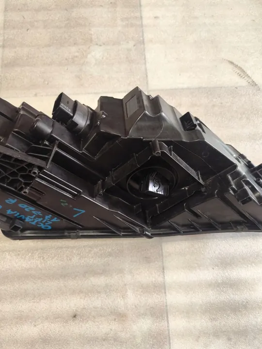 Farol esquerdo Skoda Octavia III Lift 2017-2020 OEM 5E1941015F image 9