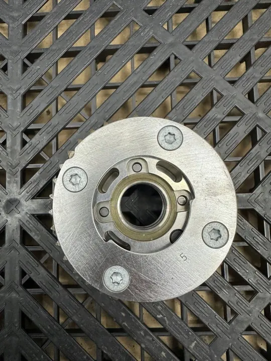 Peça Motor BMW Usada OEM 8617693 para Série 1 image 2
