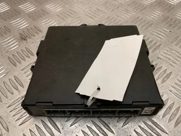 Module de contrôle d'éclairage Lexus RX 450H OEM 8998148420 image 3
