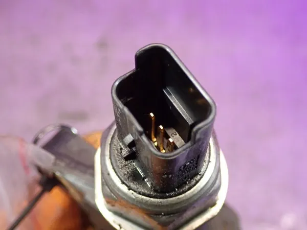 Rail d'injection Ford Mondeo III MK3 03-07 2.0 TDCI 2S7Q-9D280-AE image 3