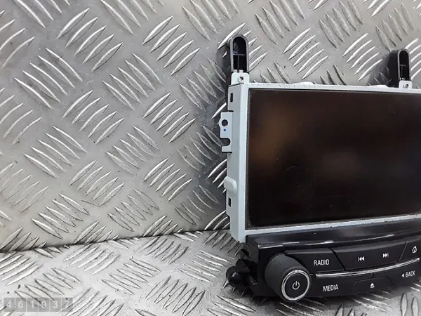 Pantalla de visualización Opel Insignia OEM 90802618 - Usado image 5