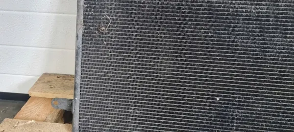 Audi OE 4F0260401Q gebruikte airco-condensor image 3