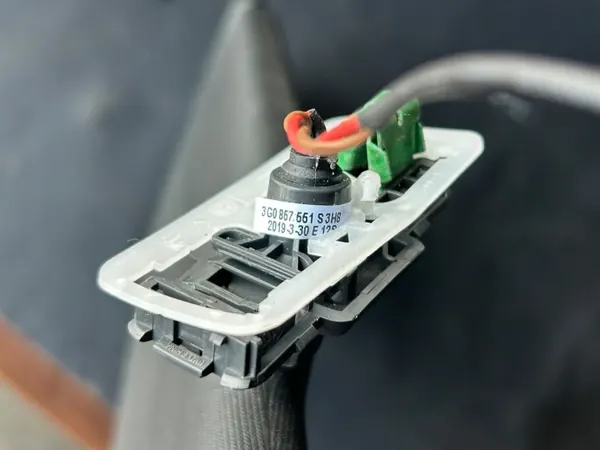VW Arteon Aurinkosuoja vasen OEM 3G0857551 image 3