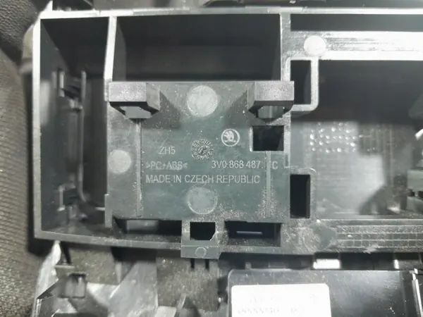 Plaquette de plafond Skoda Superb III Lift OEM 3V0868487 image 6