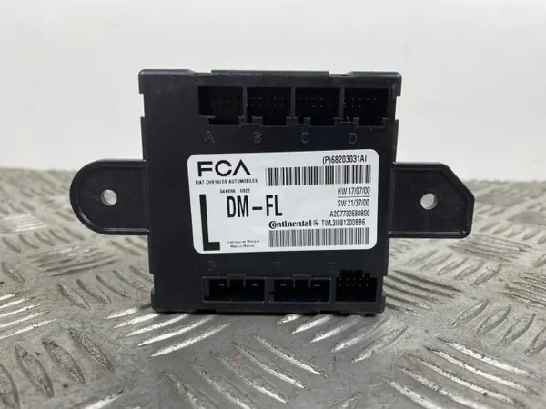 Módulo de puerta Jeep Grand Cherokee WL OEM P68203031AI image 6