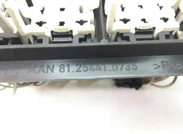 MAN säkringslåda OEM 81254410735 - Begagnat skick image 3