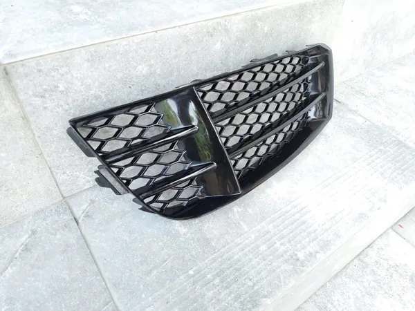 AUDI A5 8T0 Rejilla de Parachoques Izquierda image 3