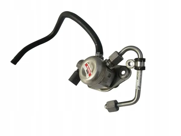 MERCEDES A W176 45 AMG Brandstofpomp Slang A1330700001 image 2