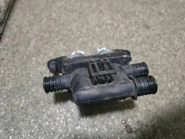 BMW Heizungsventil OEM 1147412137 - Gebraucht image 2
