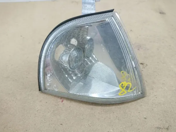 Skoda Octavia I1 rechter Blinker OEM 1U0953050 image 3