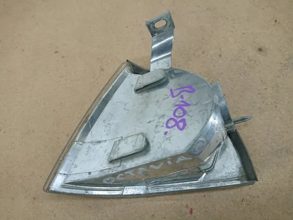 Skoda Octavia I1 rechter Blinker OEM 1U0953050 image 4