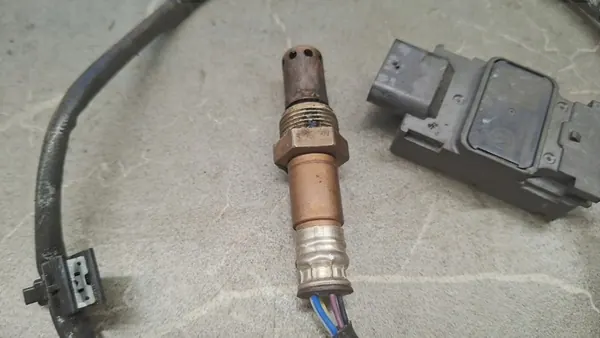 Sensor Lambda VW Tiguan II Lift 2.0 TDI OEM 05N907807D image 2