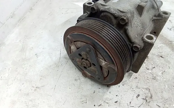 Ilmastointikompressori VOLVO V50 2.0L diesel 2004 OEM 30666141 image 4