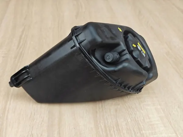 BMW 540i G30 G31 Expansietank 9846642 image 4