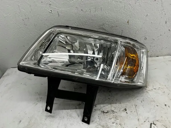 Farol Dianteiro Esquerdo VW Transporter T5 image 2