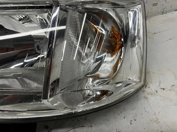 Farol Dianteiro Esquerdo VW Transporter T5 image 6