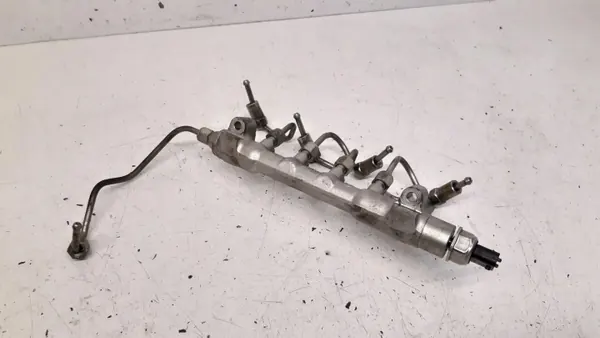 Rampe d'injection & lignes OEM PRZEWODY PALIWA Opel Astra J image 3