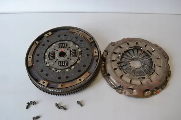 Kaksimassakytkin Mercedes 2.2 CDI 646 OE 6460300405 image 5