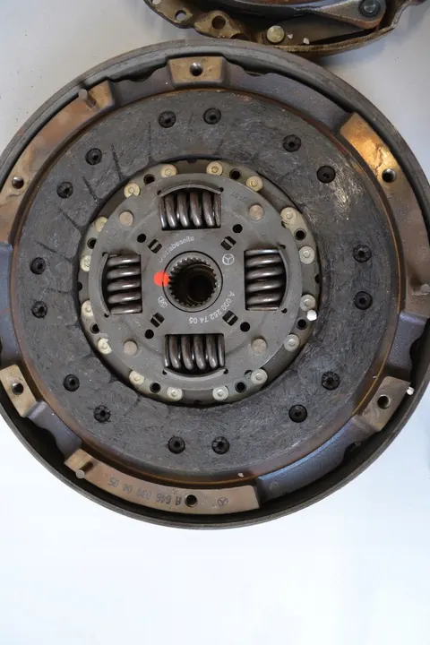 Kaksimassakytkin Mercedes 2.2 CDI 646 OE 6460300405 image 7