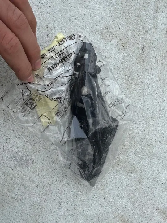 Volkswagen OE Stötfångarhållare 3G0807050B image 4