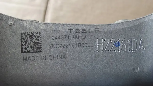 Schokdemperbevestiging Voor Links OEM 1044371-00-D Tesla image 4