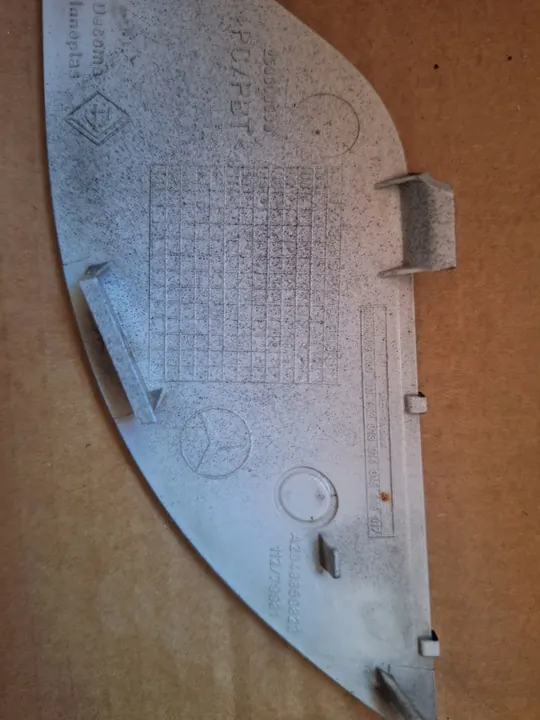 Tapa de gancho de remolque trasero Mercedes C-Class W204 A2048850823 image 3