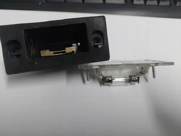 AUDI A3 8L A4 B5 LIFT Luz de Placa Direita image 4