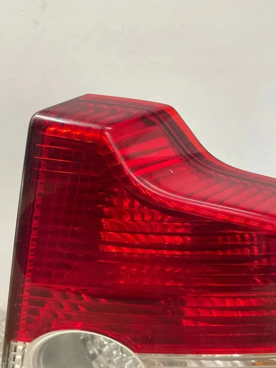 Volvo S40 2004 Luz trasera derecha image 4