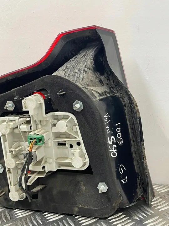 Volvo S40 2004 Luz trasera derecha image 7