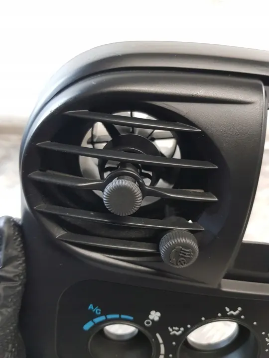 Cadre console radio Chrysler PT Cruiser OEM 05291573AA image 4