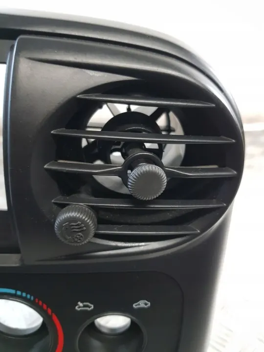 Cadre console radio Chrysler PT Cruiser OEM 05291573AA image 5