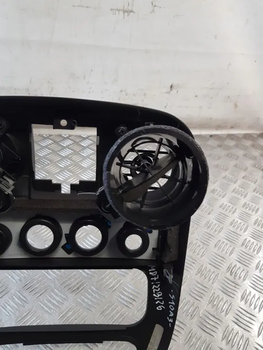 Cadre console radio Chrysler PT Cruiser OEM 05291573AA image 8