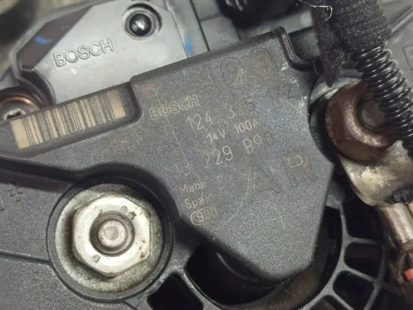 Vaihtovirtageneraattori Opel Zafira B OE 13229990 image 6