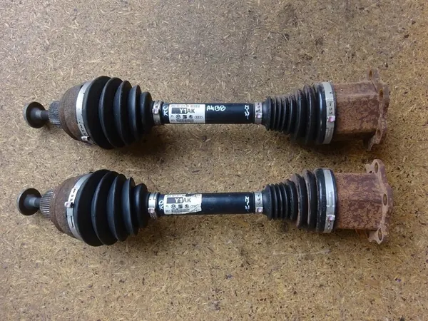 AUDI A4 B8 A5 8T 2.0 TDI Främre Halvaxel 8K0407271AK image 5