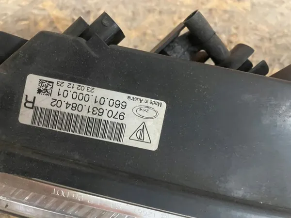 Porsche 97063108402 Phare Droit Halogène LED DRL image 3