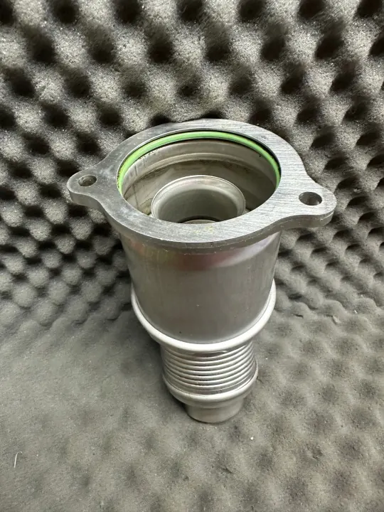 04L131111AD Turboresonator - Begagnad Volkswagen OE image 3