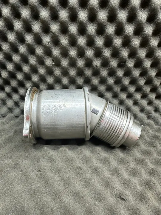04L131111AD Turboresonator - Begagnad Volkswagen OE image 5