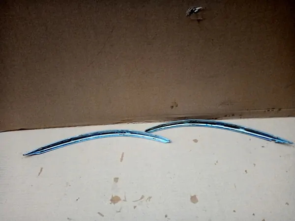 VW GOLF V, JETTA Etupuskuri Ritilät Vasen Oikea Kromi OEM image 4