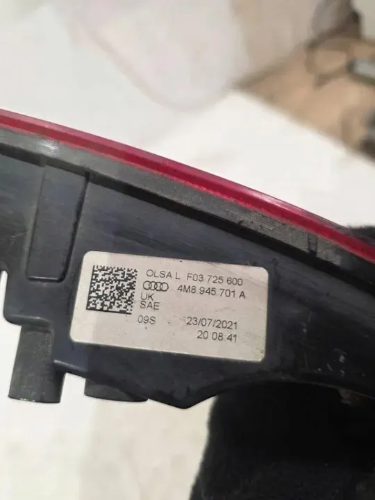 Luz traseira LED esquerda usada OEM 4M8945701A Audi Q8 RSQ8 image 6