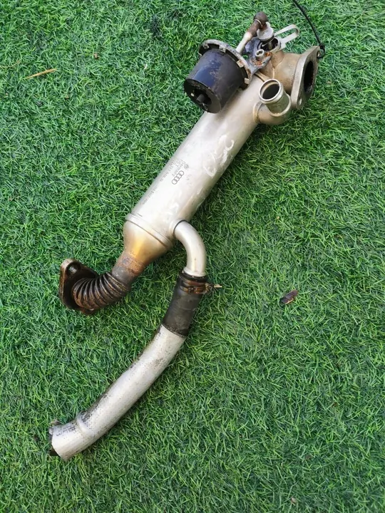 EGR-jäähdytin VW T6 T5 070131512D image 4