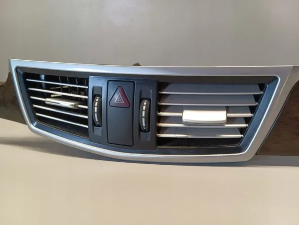 Grelha central Mercedes W212 OEM 2126800271 image 4