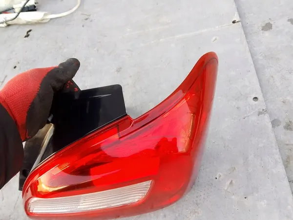 Luz trasera derecha LED Mitsubishi Space Star II (2014- ) OEM 8330B020 image 4