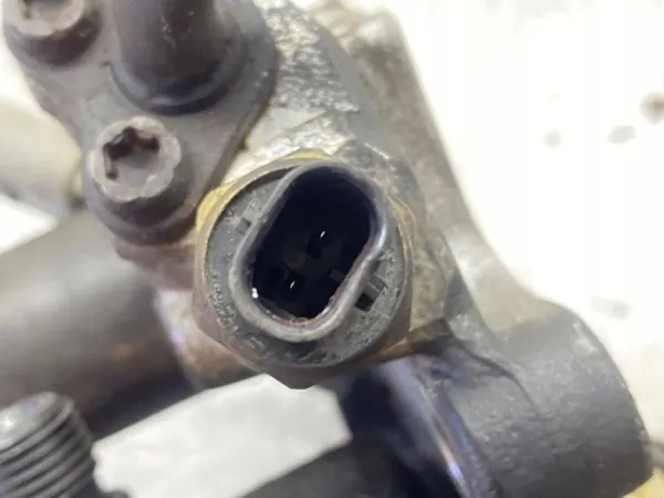 Bomba de combustible de alta presión Mercedes-Benz E W212 2010 OEM 28252613 image 10